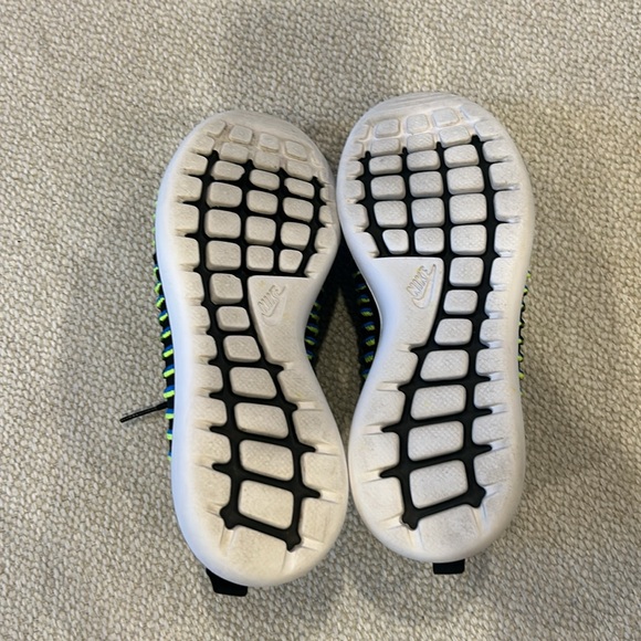 Nike Roshe Two Flyknit - Picture 7 of 7